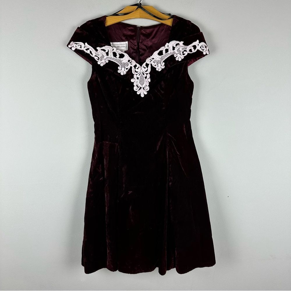 Vintage Jessica McClintock Girls Dress sz 12 Burgundy Velvet with Lace Detail